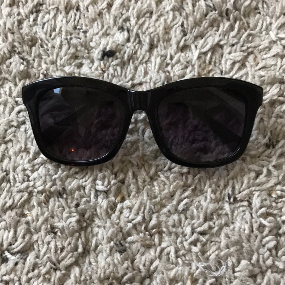 Urban outfitters black square sunglasses